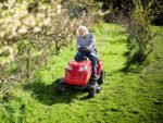AgriEuro TOP-LINE Special 398 M Rasentraktor mit Seitenauswurf – Bild 2